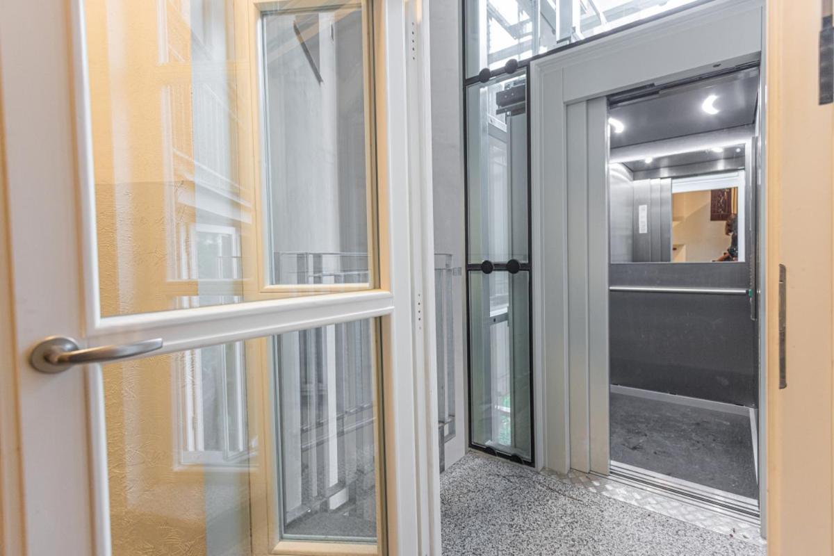 Apartament Jet Hottub - Washer&dryer - 12min Center - 160mbs Wifi